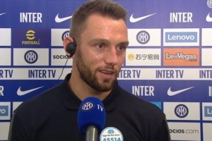 德弗里：国米三大传奇是大罗、斯内德和岩石 乔丹和德约给我启发