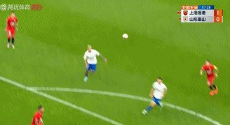 1698572676452017903.gif 费莱尼肘击张琳芃黄牌?.gif