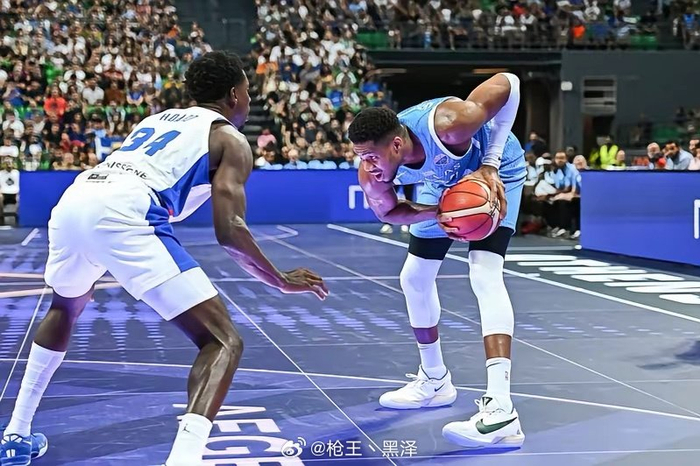 Kaiyun开云中国官网-詹姆斯三队夺冠显懂球天赋，字母哥指定利拉德却难适配|吉安尼斯·安特托孔波|达米安·利拉德|达米安-利拉德|体育赛事讨论|迈阿密热火队_新浪新闻